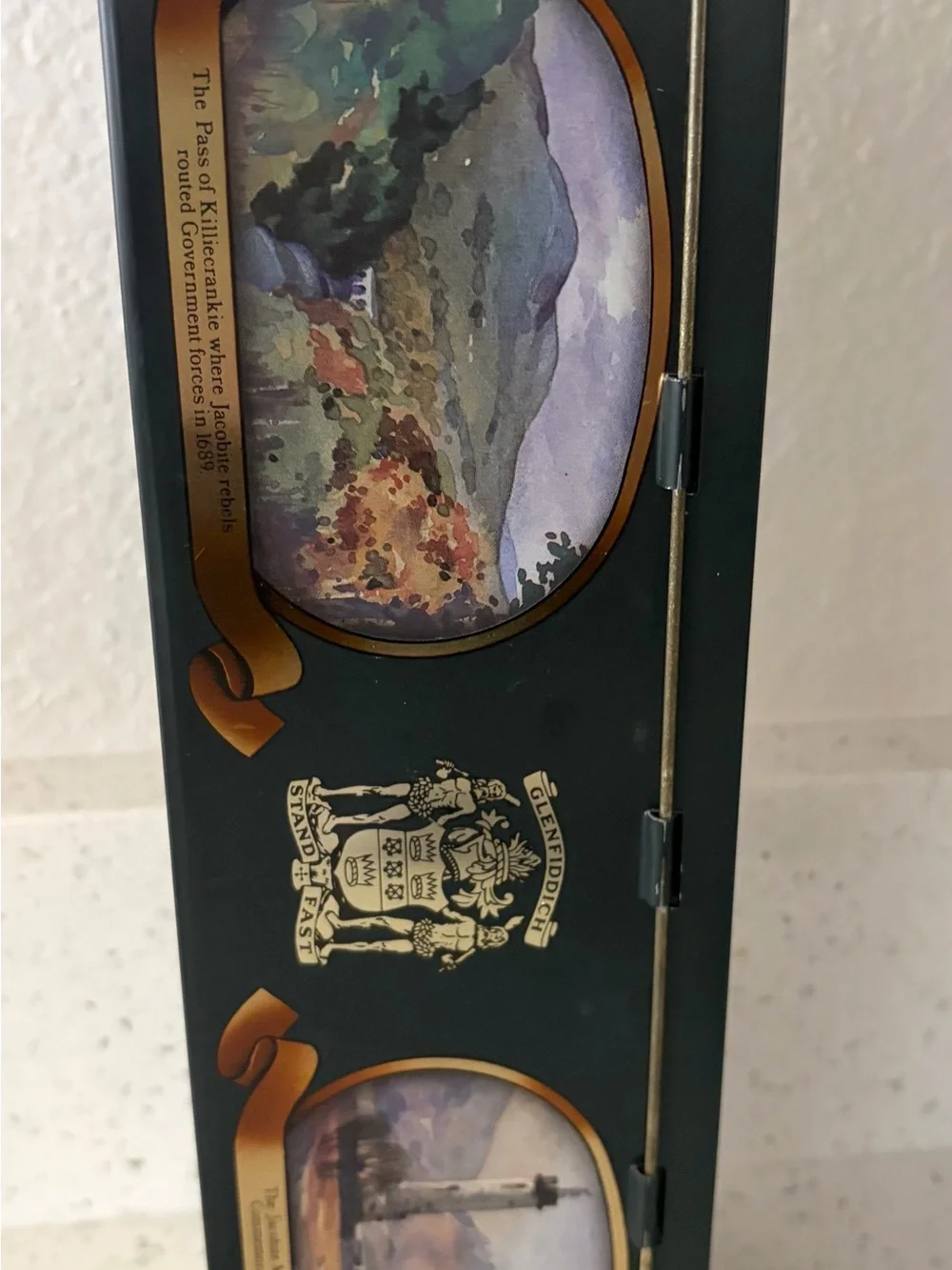 Vintage Glenfiddich Pure Malt Scotch Whisky 750ml Presentation Tin Scotland
